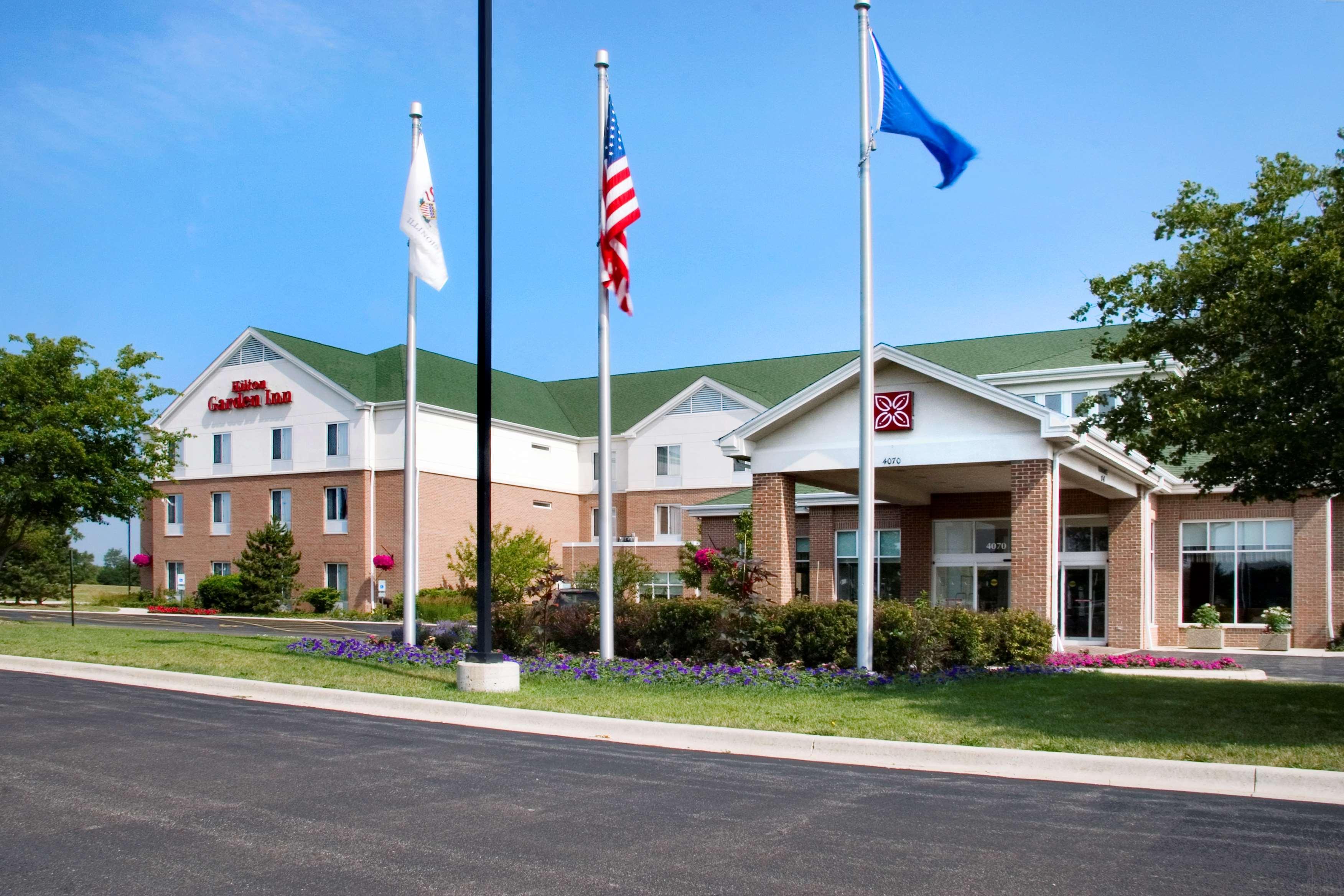 Hilton Garden Inn Saint Charles Exterior photo