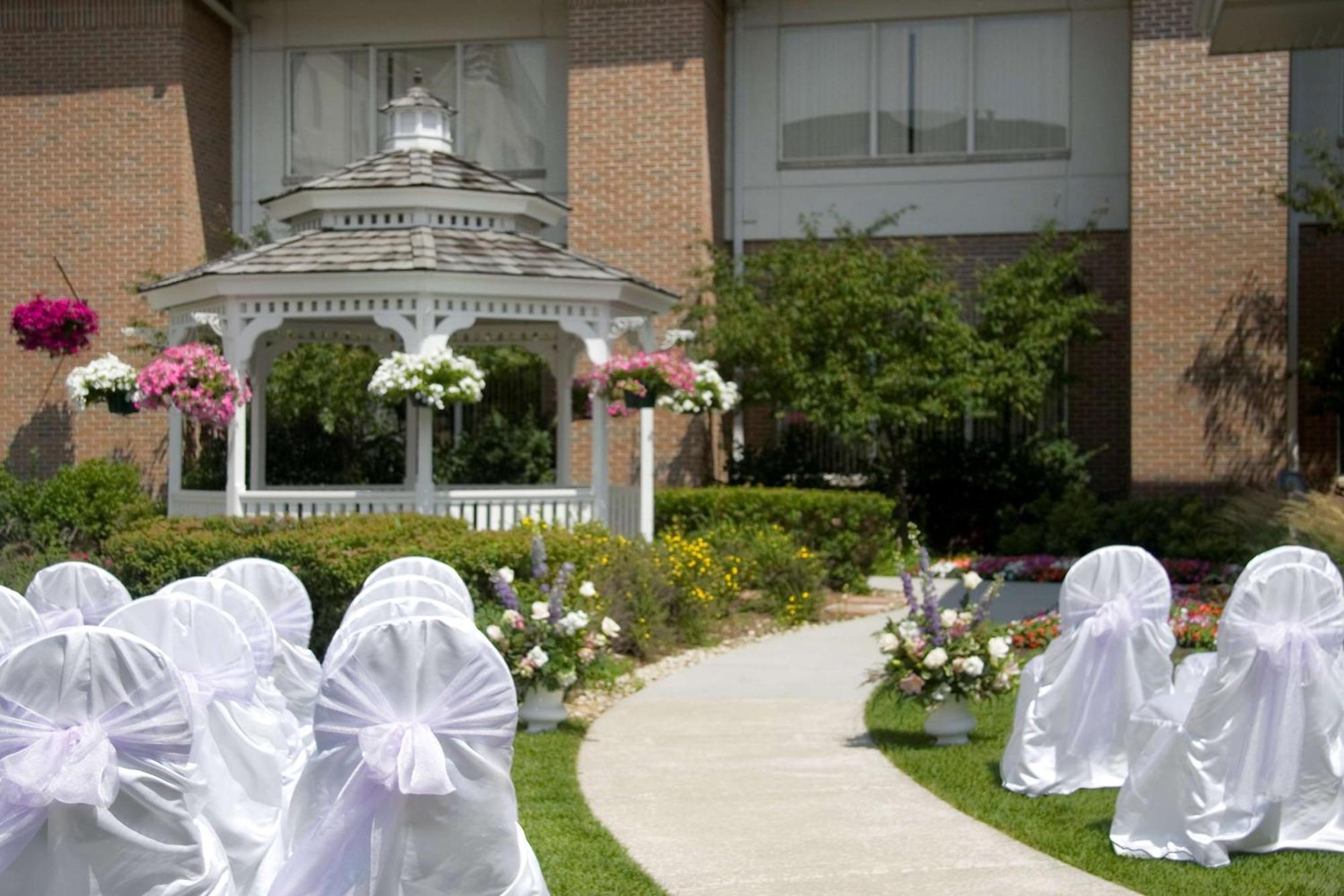 Hilton Garden Inn Saint Charles Exterior photo