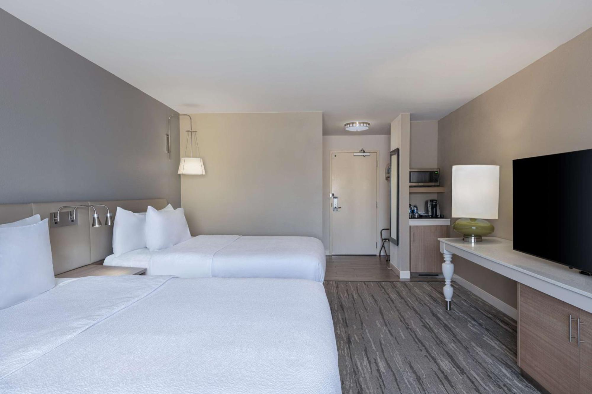 Hilton Garden Inn Saint Charles Exterior photo