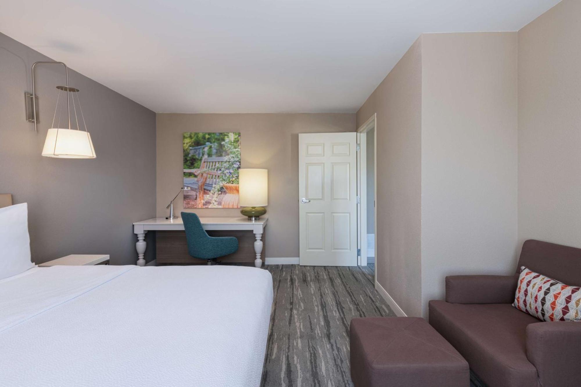 Hilton Garden Inn Saint Charles Exterior photo