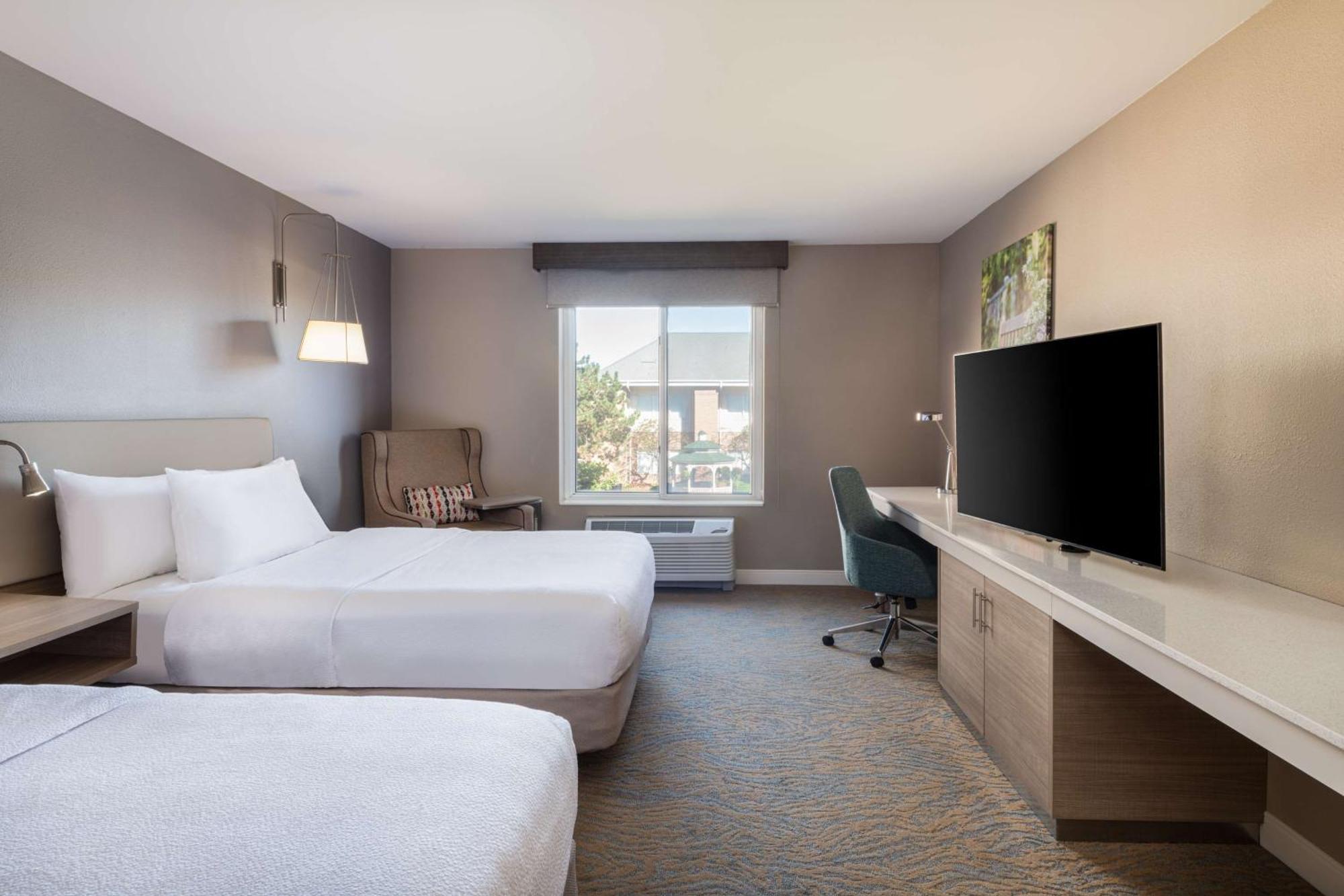 Hilton Garden Inn Saint Charles Exterior photo